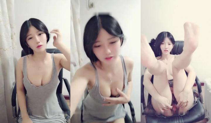 高颜值美女主播韩老师98收费大秀 颜值身材俱佳 阴毛不少 很是诱人