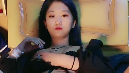 颜值不错美女爱夜直播大秀 激情自慰