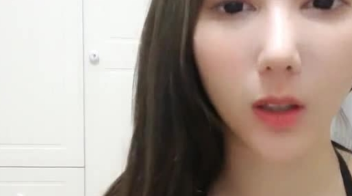 高颜值甜美妹子道具自慰秀 非常粉嫩逼逼跳蛋震动高潮出白浆呻吟娇喘
