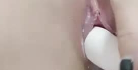 纯情少女骨子里骚，为了生活直播挣外快，露脸激情一多自慰激情插逼，浪叫呻吟想让哥哥干她第四弹