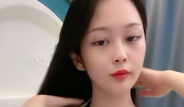高颜值七彩主播上海卓卓收费房大秀 ️完美露脸露点激情舞动，性感极品身材极棒 ️具体加扣扣私聊小四