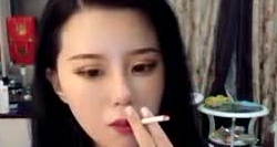 漂亮美女主播穿着学生制服自慰大秀 身材不错颜值可以 完事直播洗澡