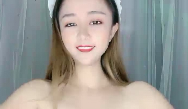 高颜值极品少妇全程露脸激情大秀，火辣艳舞白丝情趣诱惑，骚逼展示自慰呻吟揉骚奶子，淫声荡语不断好刺