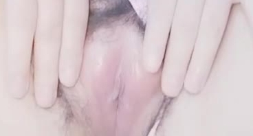 手机直播逼逼很嫩的萌妹子今天买了个跳蛋迫不及待试用喜欢的不要错过