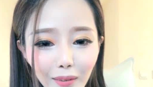御姐美女主播小嗯嗯收费大秀 人美逼更美