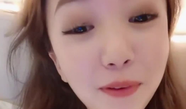 端庄美少妇露脸道具跳蛋自慰刺激骚穴，丰满大奶，黑丝黑裤诱惑十足酒店寂寞求男人