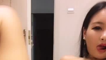 毛毛较多身材苗条妖艳新人主播说话非常骚气第二部 情趣装道具JJ自慰大秀很是诱惑不要错过