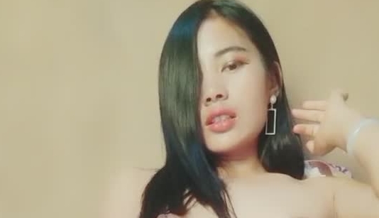 身材高挑漂亮美女主播 收费直播大秀 自慰棒大力插穴 淫水多多