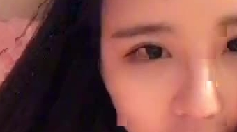 某APP直播平台大奶子露脸美女主播睡床上72分钟放福利 极品馒头逼感觉好紧 清晰淫荡对白