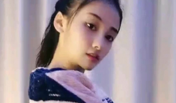 颜值区主播【婛】密码房大秀，扣逼淫水湿哒哒，叫声异常骚靡！