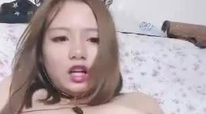 丰满大奶女主播性感黑丝沙发上自慰秀跳蛋塞里面再用道具JJ疯狂抽插呻吟诱惑