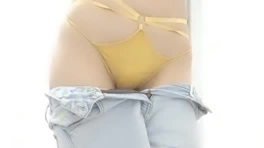 奶妈少妇【草莓洛儿】大秀身材，风靡肉臀，挤奶水说给网友喝，手指自慰插穴，窥探阴道内部，深不见底！