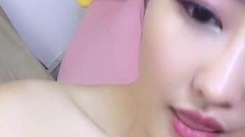丰满美少妇 自慰大秀 逼毛不多 淫水不少