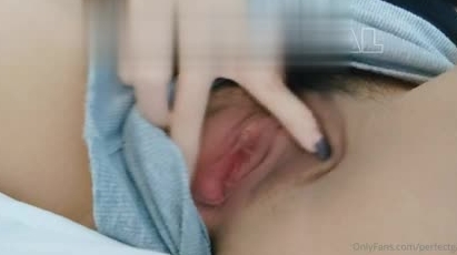 【白嫩爆奶 ️极品性爱】超美淫妻『完美女孩』淫交群P淫乱派对 ️双屌齐操淫妻 操到潮喷 完结篇
