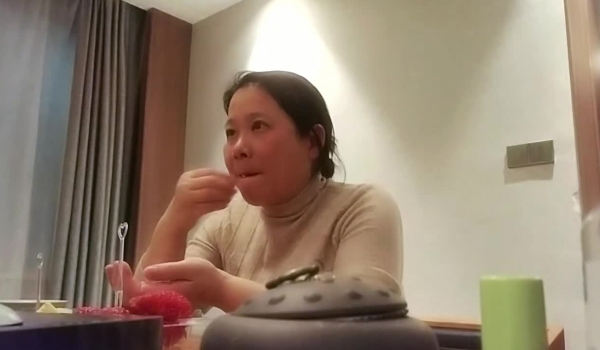 泡良最佳教程，猎艳大神劲爆佳作，【良家故事】 偷拍 网恋 中年良家妇女收割机~1天1场，人妻寻觅