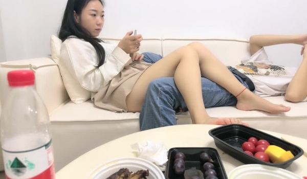 【瘦猴子探花】良家幼师第一次约，不尽兴继续床上操，掰骚穴猛舔，各种姿势轮番输出