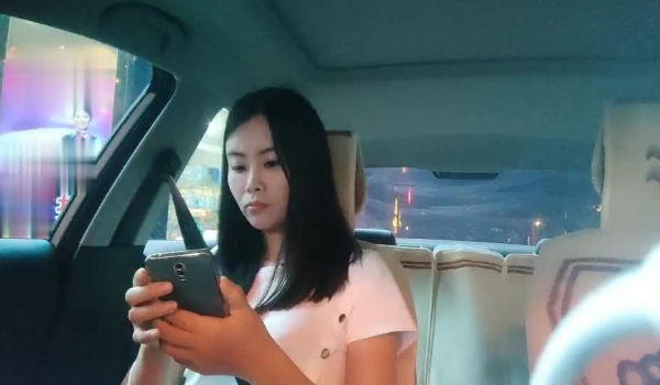 翻车王伟哥佛山洗浴足疗会所撩妹良家女技师2000块拿下96年气质小姐姐被伟哥故意把套弄破内射妹子