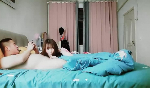绿帽男居家偷拍自己老婆 【51假期白嫖探花】 卸完妆就来口交 跳蛋挑逗 抠穴来水插入 良家专属粉