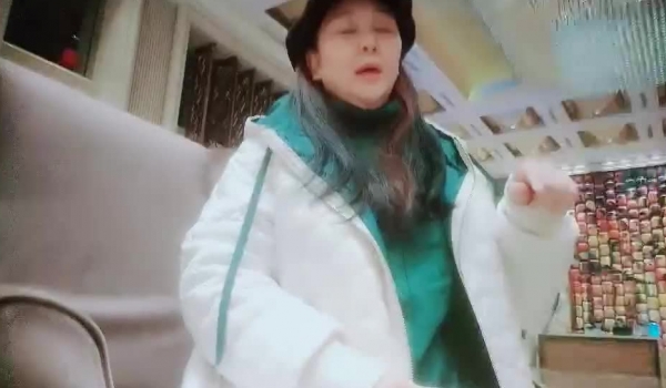 泡良最佳教程【良家故事】大神纵横花丛中，中年人妻一批批的沦陷，酒店常客，夜夜玩别人的老婆，骚逼们