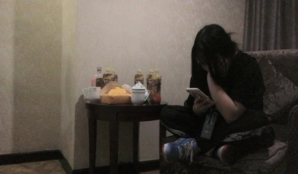 泡良最佳教程，完整版未流出，【666绿帽白嫖良家】，学生妹上钩了，施展苦练的手法，抠的她乱扭
