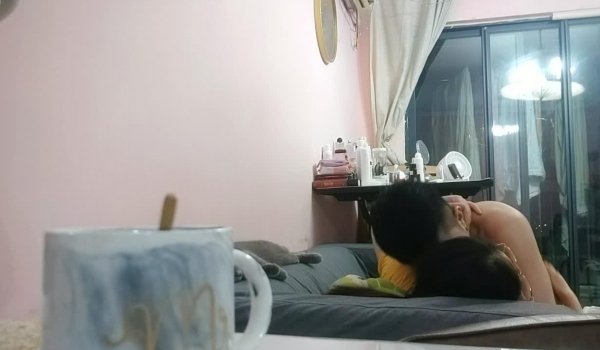【爱约良家】，开奥迪A6的单身少妇，到她家中偷情，舌吻共浴，无套，粉穴白浆流出，精彩泡良佳作