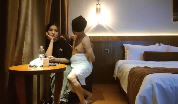 《乔先生寻花高端茶》几千块约的气质良家少妇被房间的网友讽刺