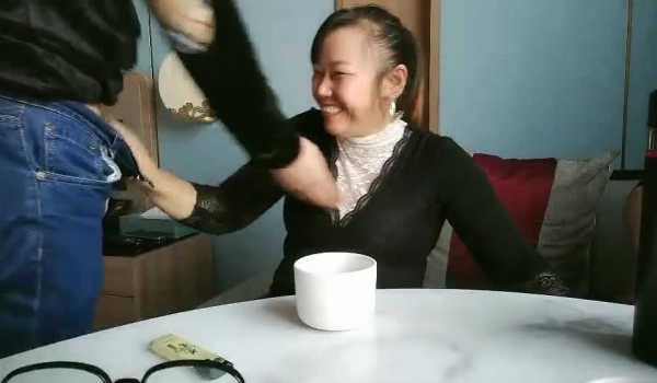 【良家故事】，跟着大神学泡良，陷入爱情的女人多疯狂，来回做了四个小时的车