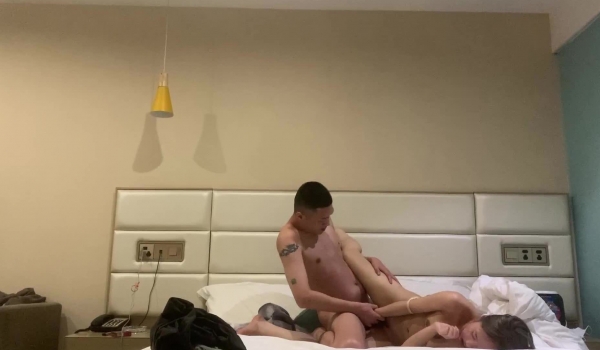 【91Mrber泰迪约炮】“不要啊求你了”对白刺激~刺青帅小伙露脸霸王硬上弓3位年轻漂亮小姐姐人