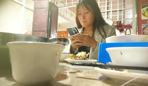 【换妻传媒】，昨日良家夫妻返场，经过一夜春宵后更激情，互换伴侣，淫乱盛宴娇喘声震天