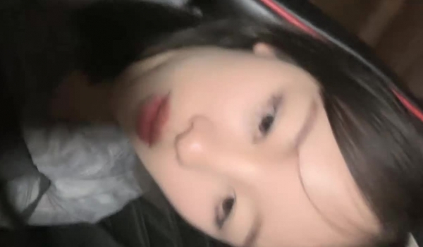 老铁们，历史性的，【换妻探花】约见JK极品良家夫妻，KTV潇洒后，开房干哭啊， 叫床声音和杀猪一