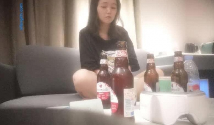 【女子保健】，漂亮00后研究生，来体验性福服务，极品胴体，娇喘阵阵被无套插入高潮