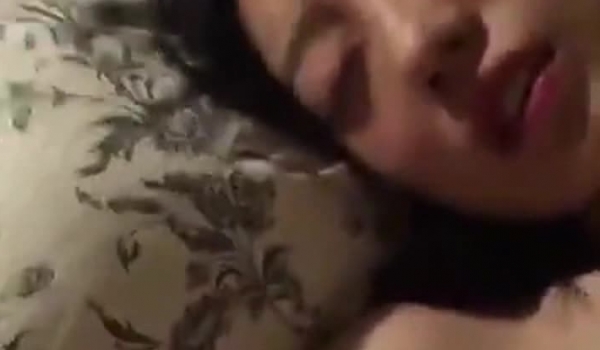 身材高挑的大长腿妹纸拍完婚纱 ️被摄影师灌醉迷迷煳煳的被操