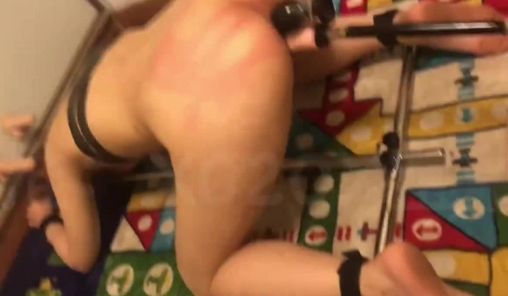 顶级调教大神【X020X宝爷】女人是不是都这样！上一秒好好的 见到J8整个人变了！速战速决衣服裤