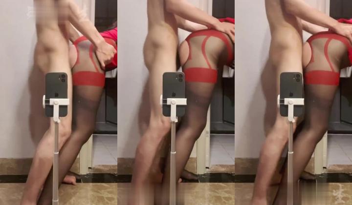 《硬核秘重磅无水首发》真枪实弹折磨女奴！推特SM大神【冷先生】超强调教各种反差婊圣水滴蜡舔脚窒息