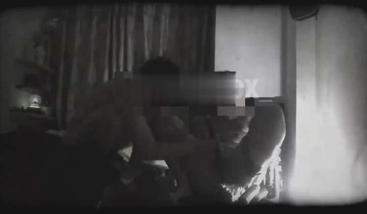 顶级调教大神【X020X宝爷】女人是不是都这样！上一秒好好的 见到J8整个人变了！速战速决衣服裤
