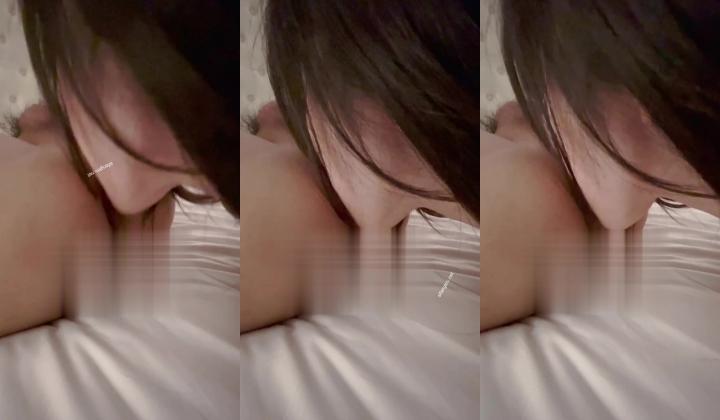 “我求求爸爸不要”对话淫荡，哭喊不停求饶 偏执狂严厉女体调教大神【七爷】喝尿SP啪啪道具