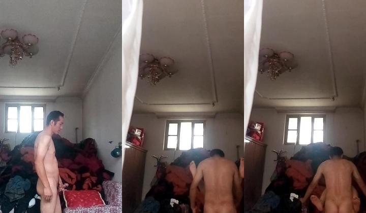 偷窥妈妈和二叔在杂物间乱伦，一直克制低语呻吟,看得鸡巴从头硬到尾