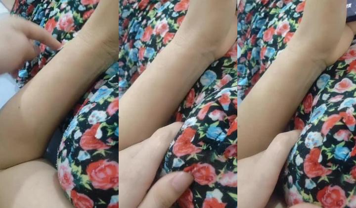 海角【和妈妈在出租房的故事】合集，就要在老爸搞过老妈的床上搞她，不过已经被封号了，且看且珍惜