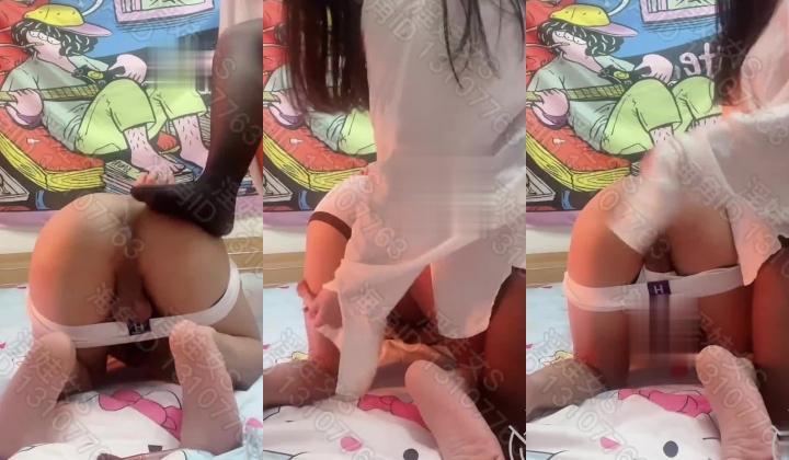 少有原创女大神外纯内骚喜欢乱伦~特意把哥哥灌醉趁机钻进他的被窝勾引啪啪又调戏刚结婚的表妹夫