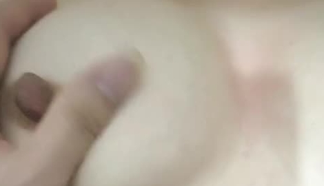 海角【和妈妈在出租房的故事】合集，就要在老爸搞过老妈的床上搞她，不过已经被封号了，且看且珍惜