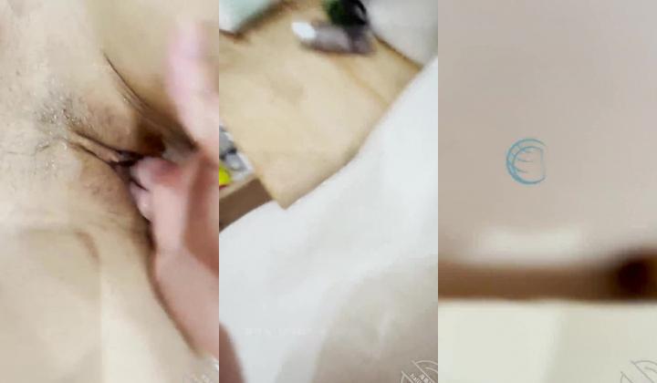 自称原创乱伦大神【翘臀巨乳小妈（花姐）】付费钻石贴，趁爸爸不在和后妈偸情，内射小妈的蜜穴