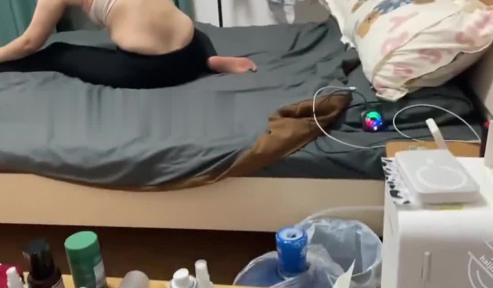 【海角原创】老妈的瑜伽库里丝,破铜进屌肏水穴，骚逼像喷泉一样喷水