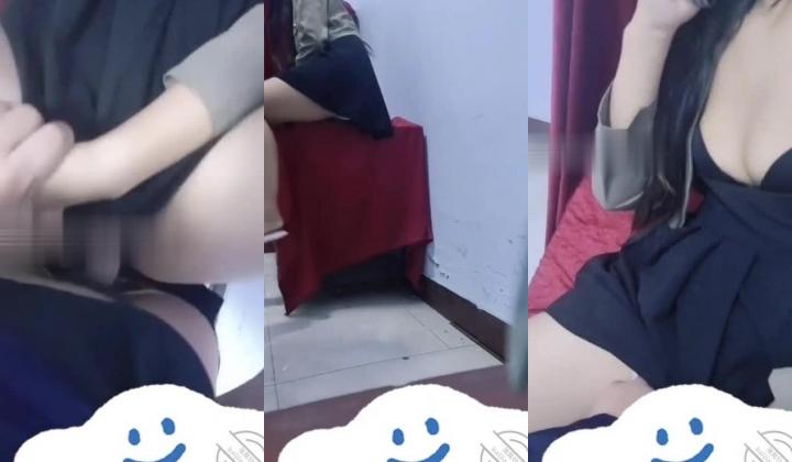 海角乱伦大神【19岁女儿小亚】付费钻石贴，女儿从老家回来后，主动的不行，对白全程