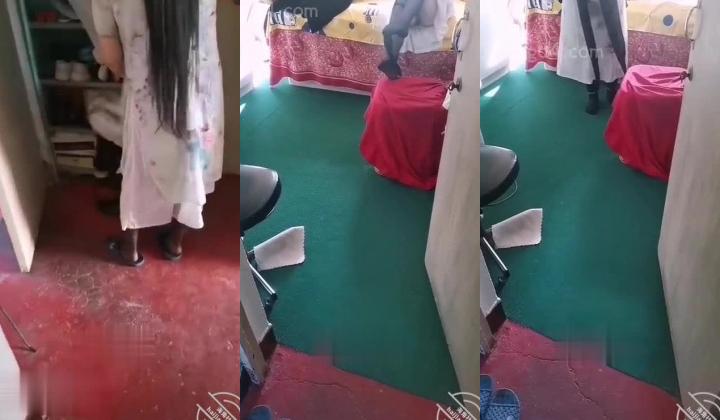 海角 ️大神母子通奸 与母缠绵  让妈妈穿着旗袍肏穴 开档黑丝太性感了 忍不住直接开炮 儿呀操死