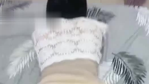 叔嫂乱伦大神我的长腿嫂子大哥出门倒短把正午睡的嫂子带到租房狂草摩擦骚逼射嫂子一脸