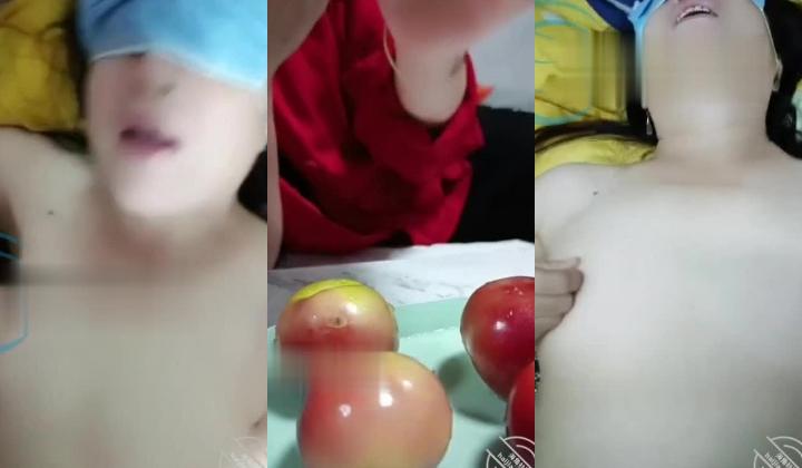海角 ️大神母子通奸 与母缠绵 妈妈穿上我买的黑丝及短裙 太诱惑了鸡巴瞬间充血 肉棒奸淫骚话连篇