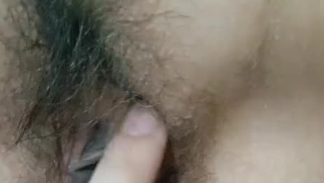 海角【和妈妈在出租房的故事】合集，就要在老爸搞过老妈的床上搞她，不过已经被封号了，且看且珍惜