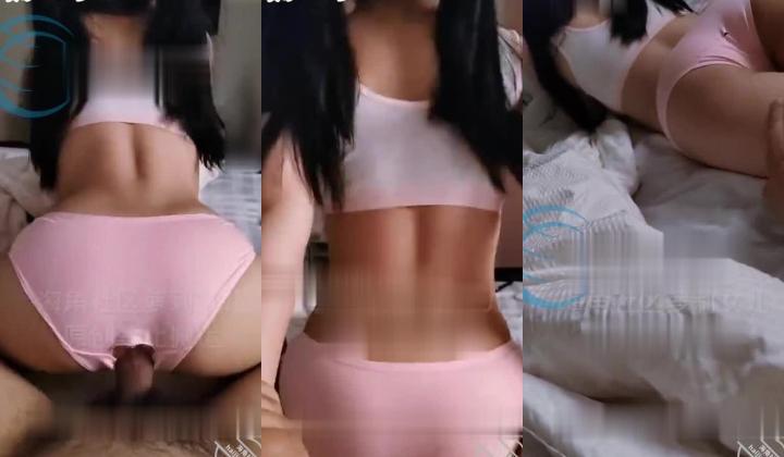 父女乱伦大神【萝莉女儿的生活记录】钻石贴，假期结束回来的路上，没忍住在山谷路边内射了女儿