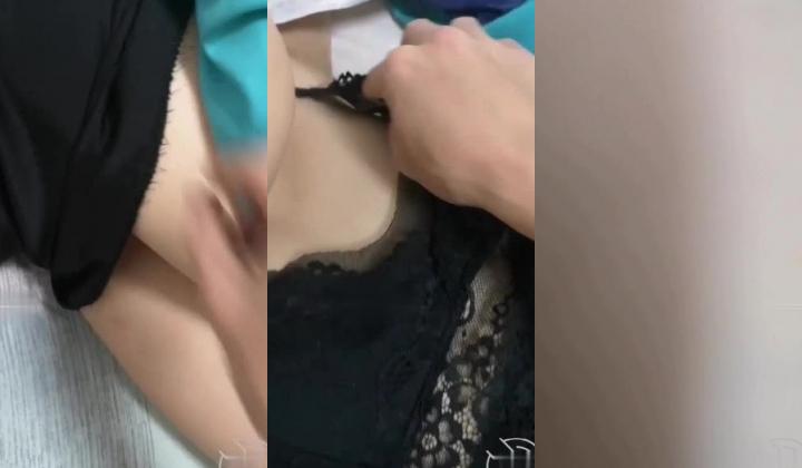 某乱伦社区新人投稿销量20多个W的作品 ️全网最真实乱伦妈妈，超给力处男小哥第一次都给了妈妈
