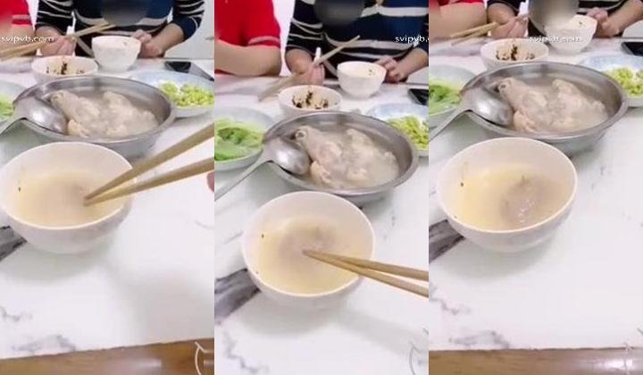 【乱伦史上封神之作我和妈妈】真实乱伦  强奸妈妈牛人与妈妈乱伦 历经了两个多月！全程记录！